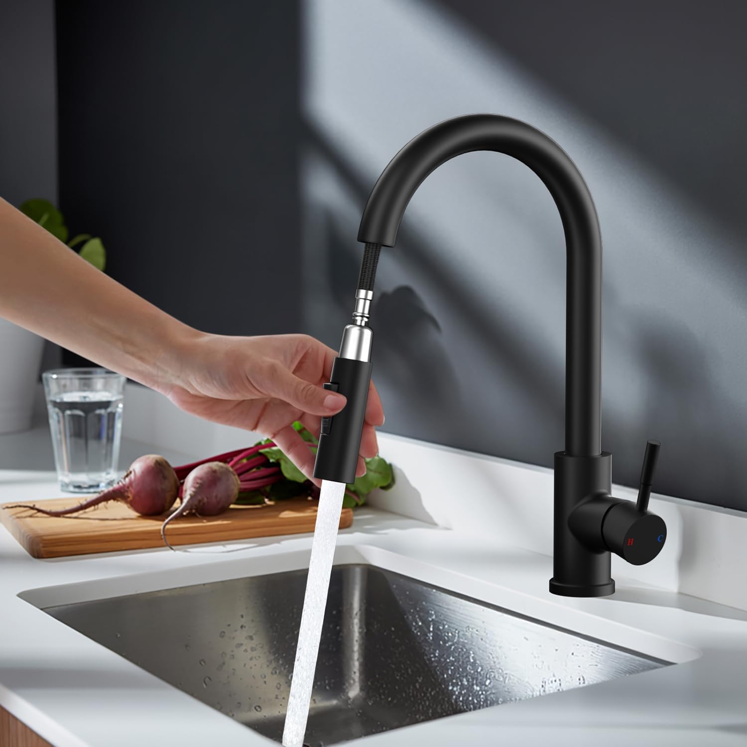 Kitchen Faucet with Extendable Sprayer